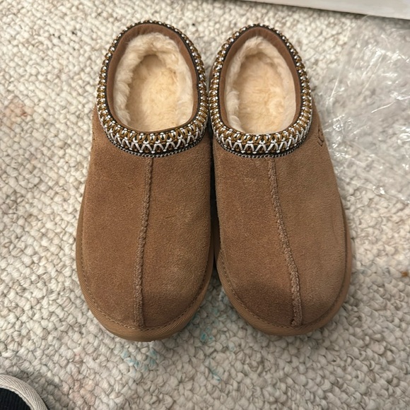 Kids Ugg Tasman brand new never worn!